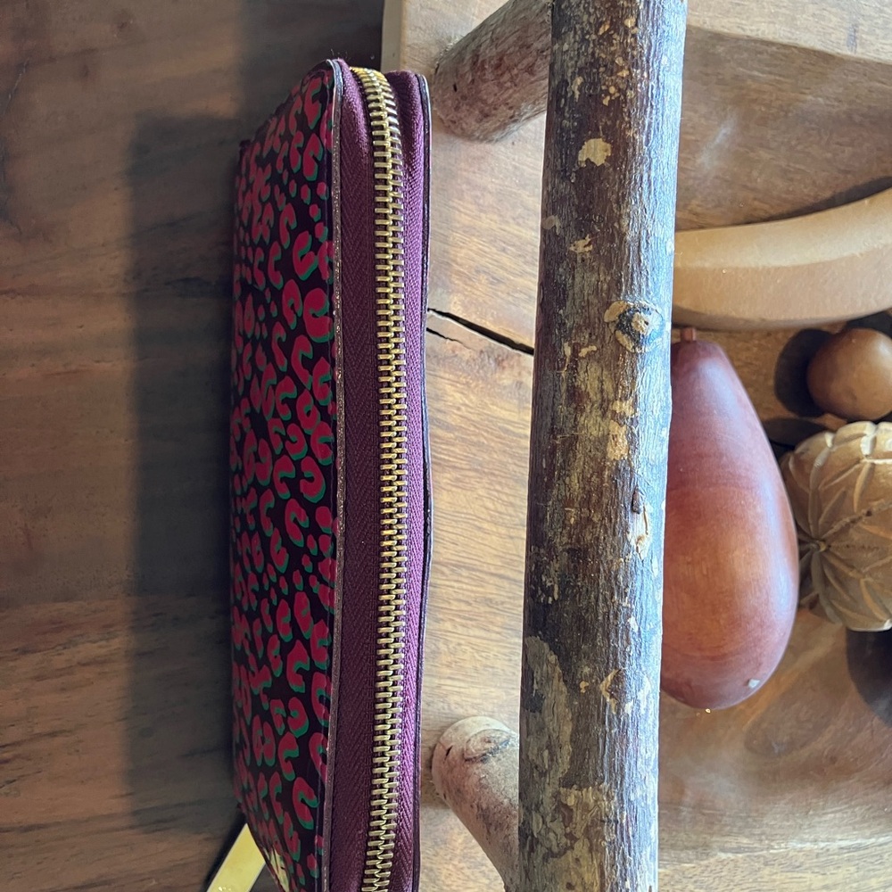 Louis Vuitton Limited Edition Red and Pink Leopard Zip Wallet with Gold Hardware - Picture 5 of 11